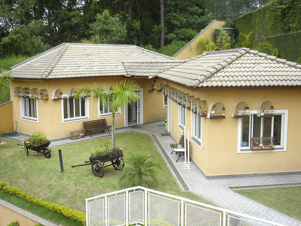Criadouro de Pássaros Criadouro de Pássaros